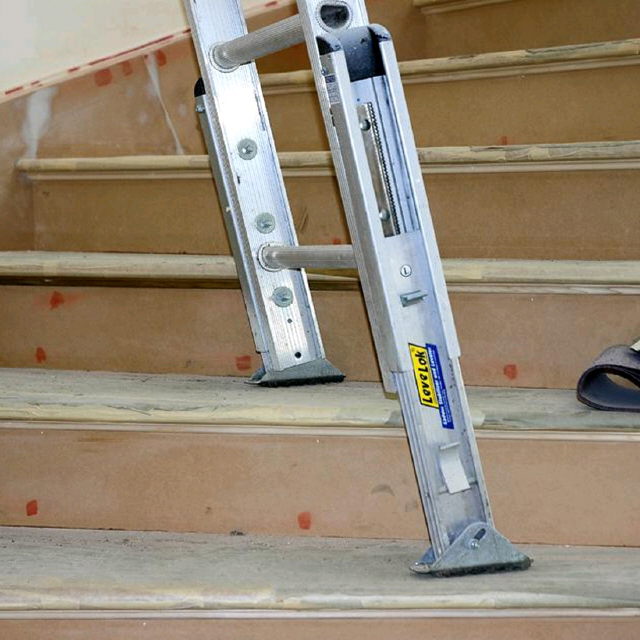 Where to find ladder extension 32 foot leveler in Seattle